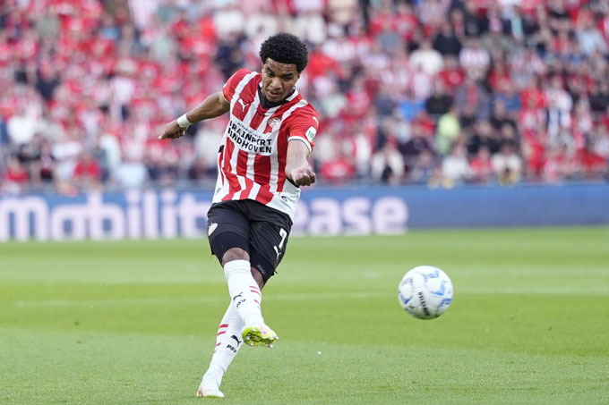 Tillman Thi Dau An Tuong Trong Mau Ao Psv Mua Truoc Tillman Thi Đấu Ấn Tượng Trong Màu Áo Psv Mùa Trước